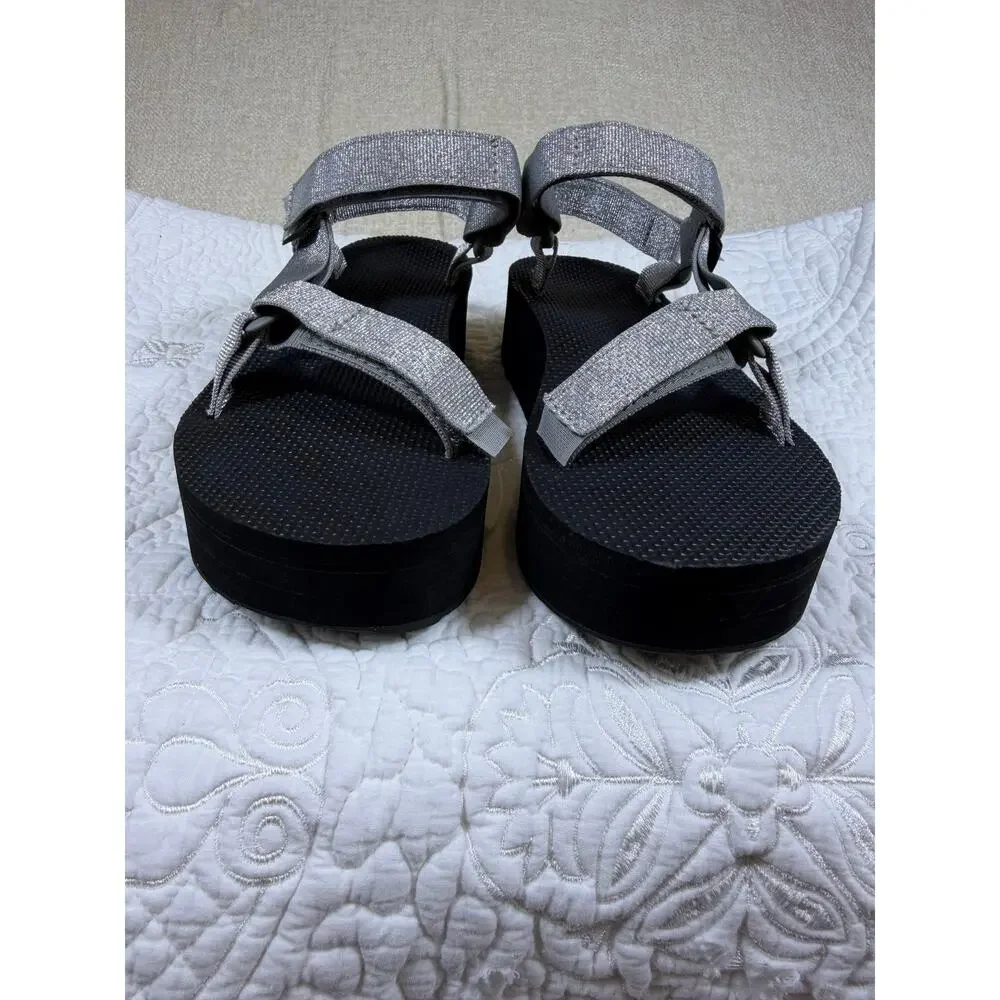 Teva Women 8 Silver Black Universal Metallic Strap Outdoor Sport Sandals Shoes